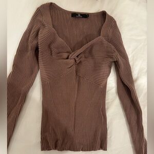 Knot feature stretch sweater